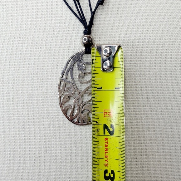Silpada Silver Oval Scrollwork Filigree Pendant 3 Strand Necklace Retired - Picture 8 of 11